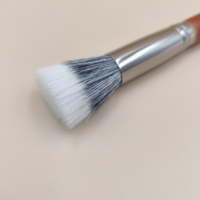 wool and nylon blend blush brush