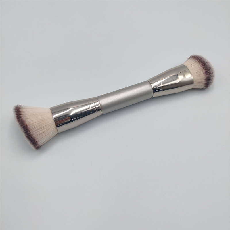 dual ended makeup brush 1