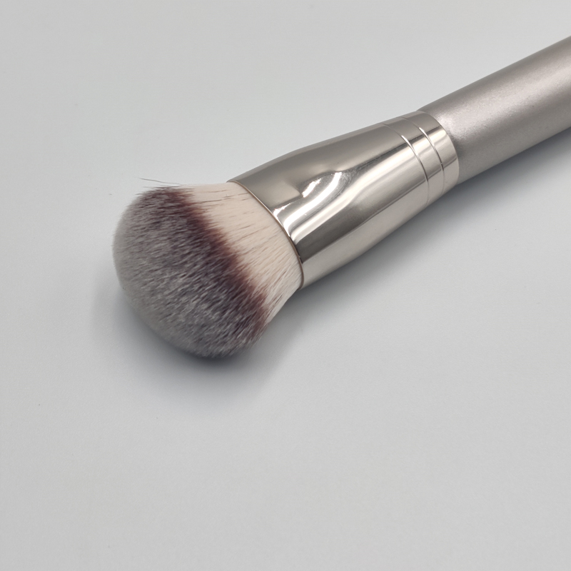 dual ended makeup brush 3