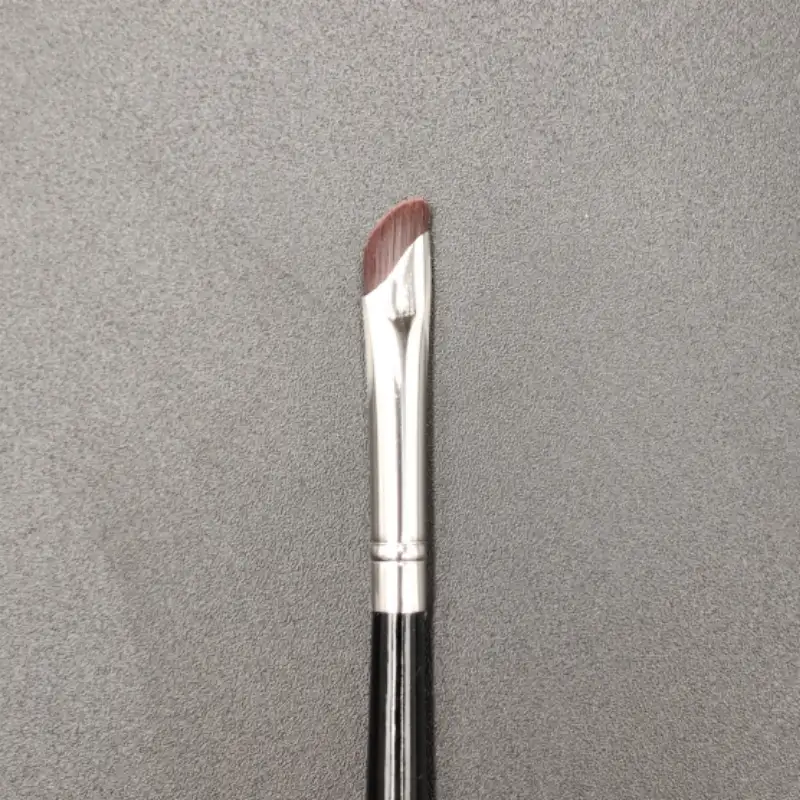 Edge Blade Eyeliner Brush